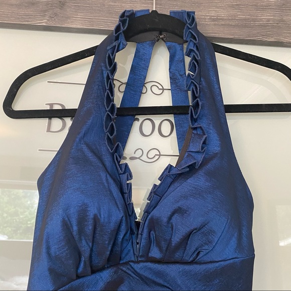 Pretty blue special occasion dress low neckline - Picture 2 of 5